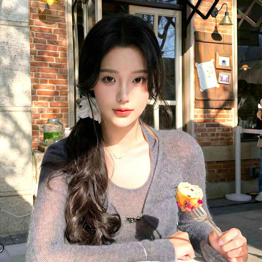 海滨艳妇